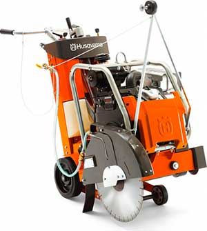 Резчик швов HUSQVARNA FS-524 в прокат в Ярославле. У нас лучшая цена за сутки! Возможность взять в аренду с выгодной скидкой до 40% при экспресс доставке 24/7. И помните, ночью стоимость еще дешевле на 30%! #арендапрокат #виброплита #выгодно